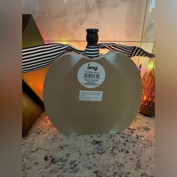 HALLOWEEN BLACK & WHITE JACK O LANTERN - Picture 2 of 2